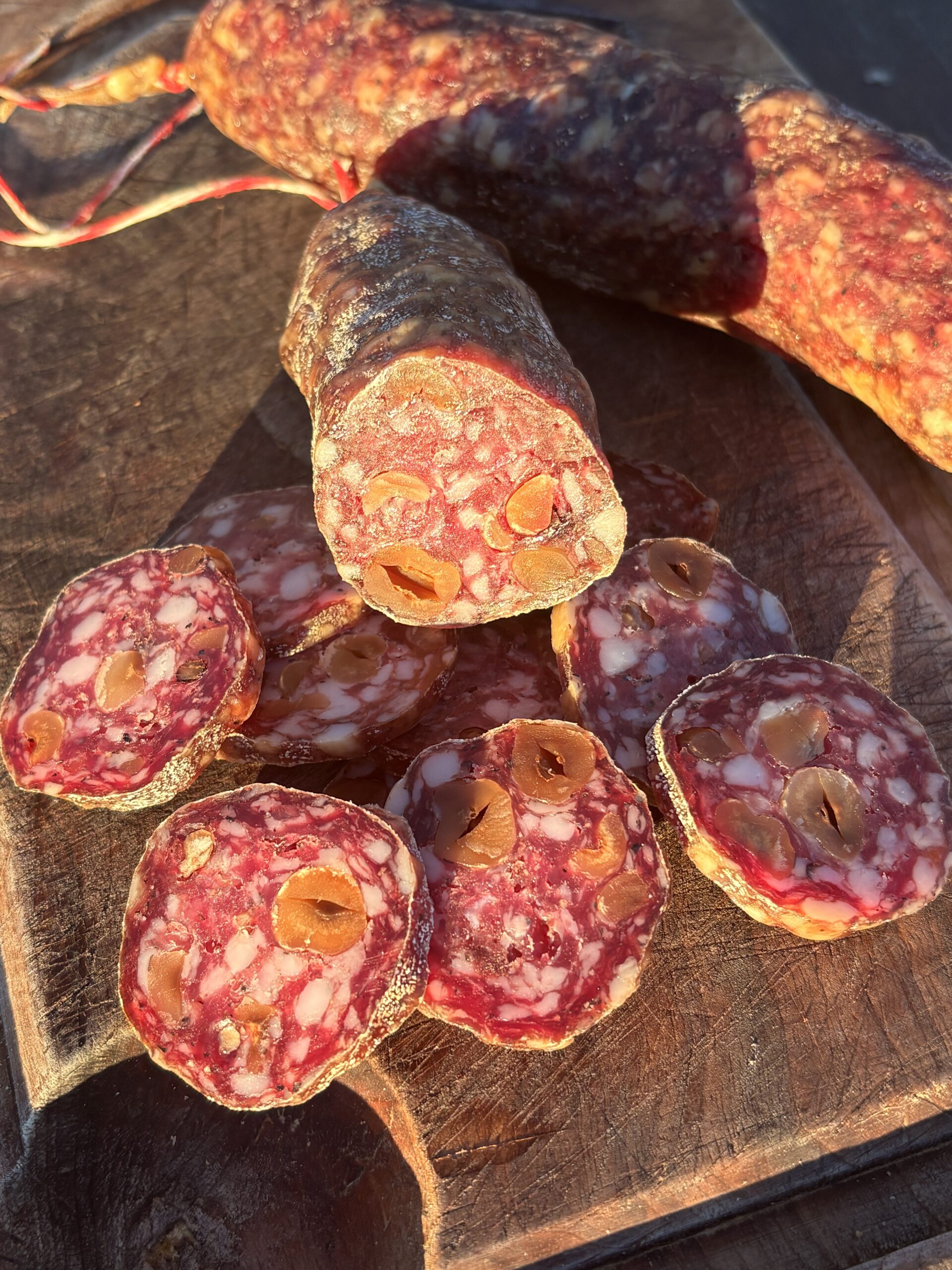 🐖 Castacisson – Saucisson de porc noir aux noisettes torréfiées