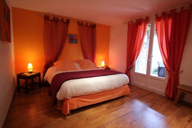 Chambre d'hôtes 3 épis à la ferme-auberge Les Chênes à Larroque dans le Tarn